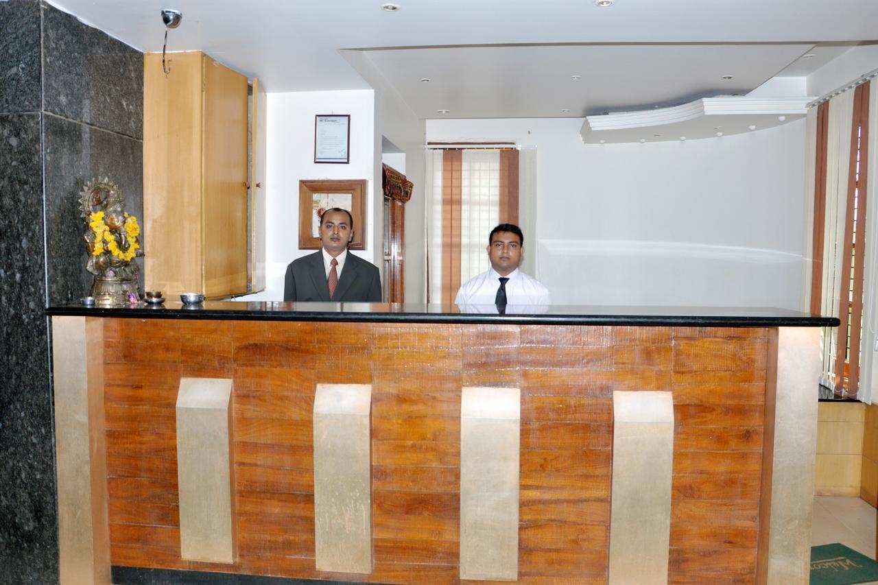 Hotel Rajsangam International Badami Ngoại thất bức ảnh