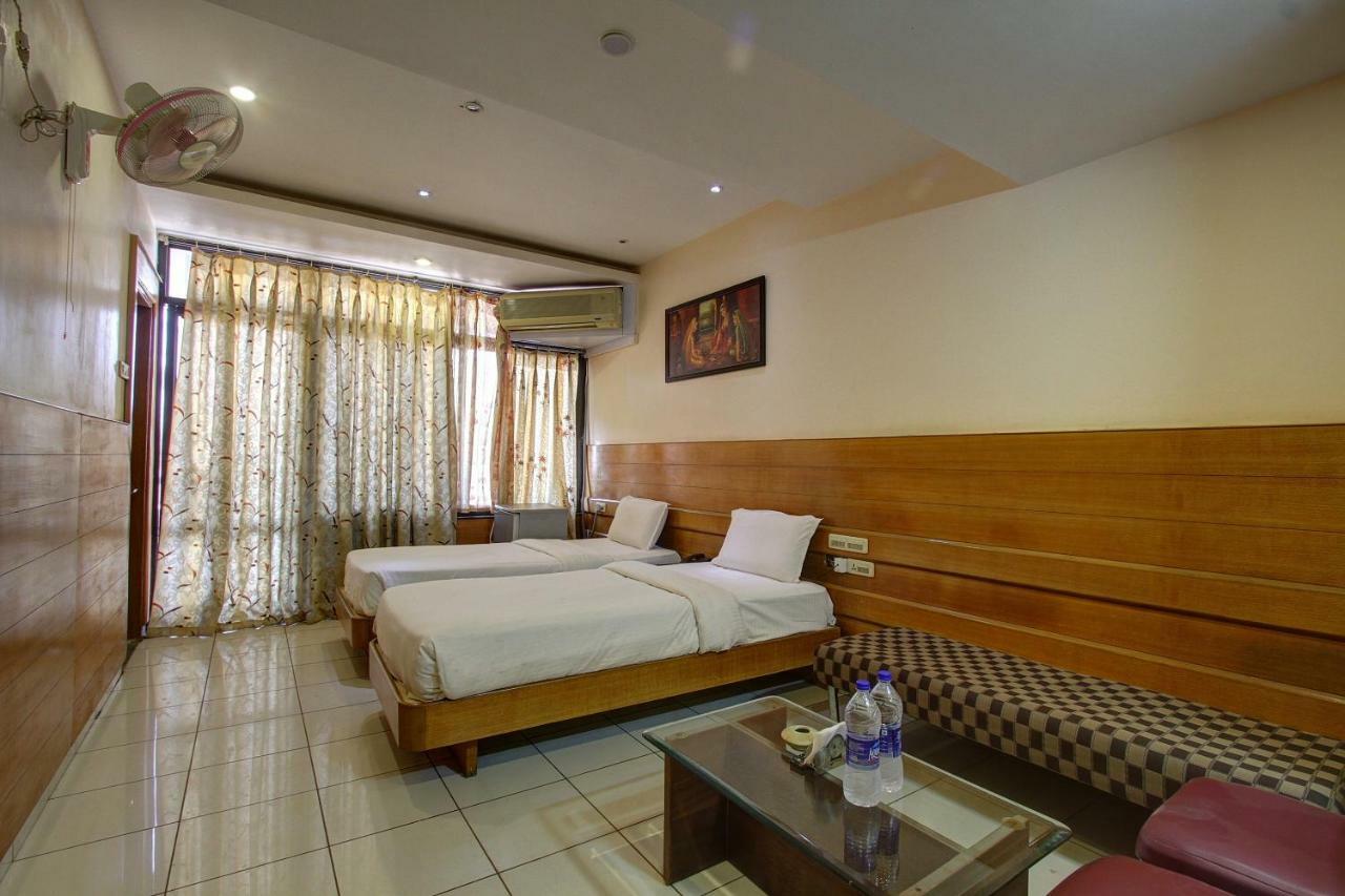 Hotel Rajsangam International Badami Ngoại thất bức ảnh