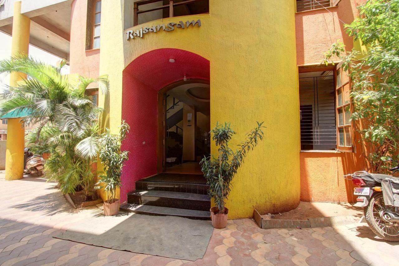 Hotel Rajsangam International Badami Ngoại thất bức ảnh