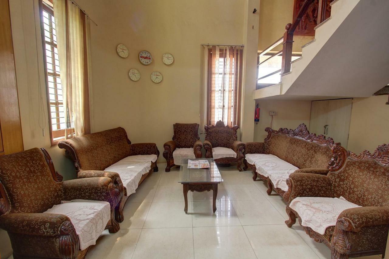 Hotel Rajsangam International Badami Ngoại thất bức ảnh